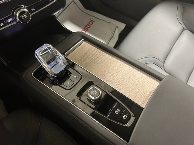 Used 2025 Volvo XC90 B5 Plus AWD/4WD image 23