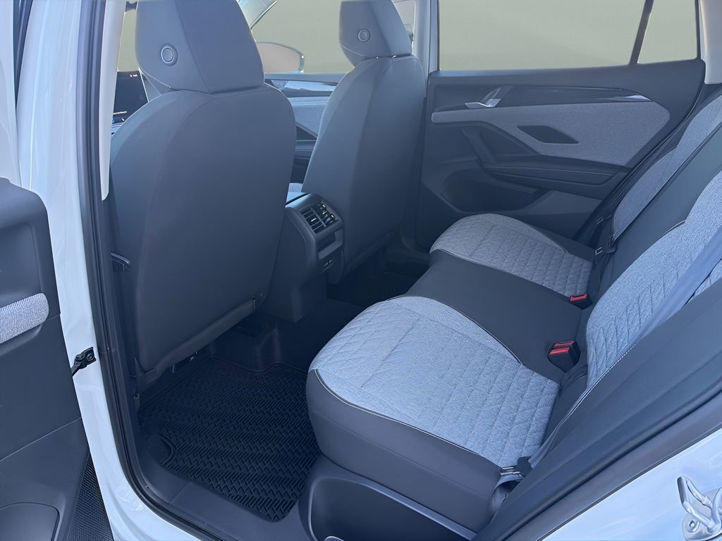 Used 2025 Volkswagen Tiguan S image 25