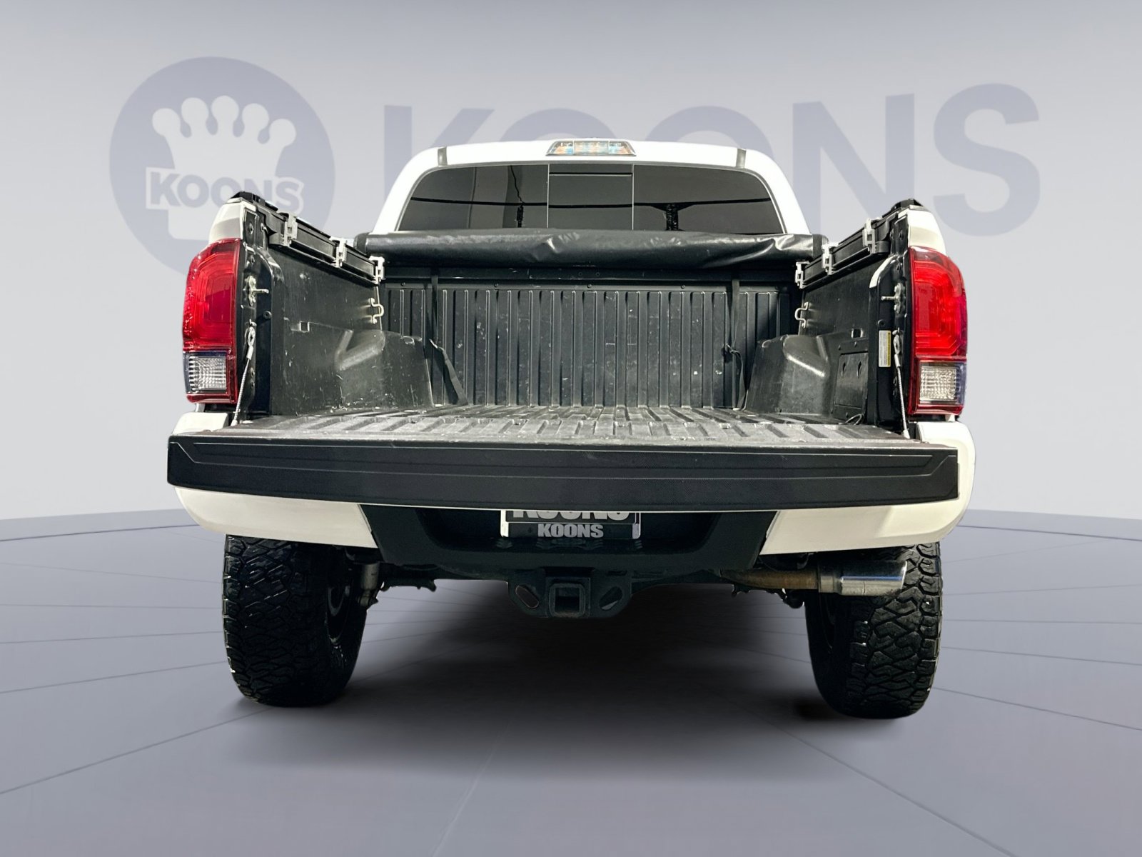 Used 2020 Toyota Tacoma SR5 image 30