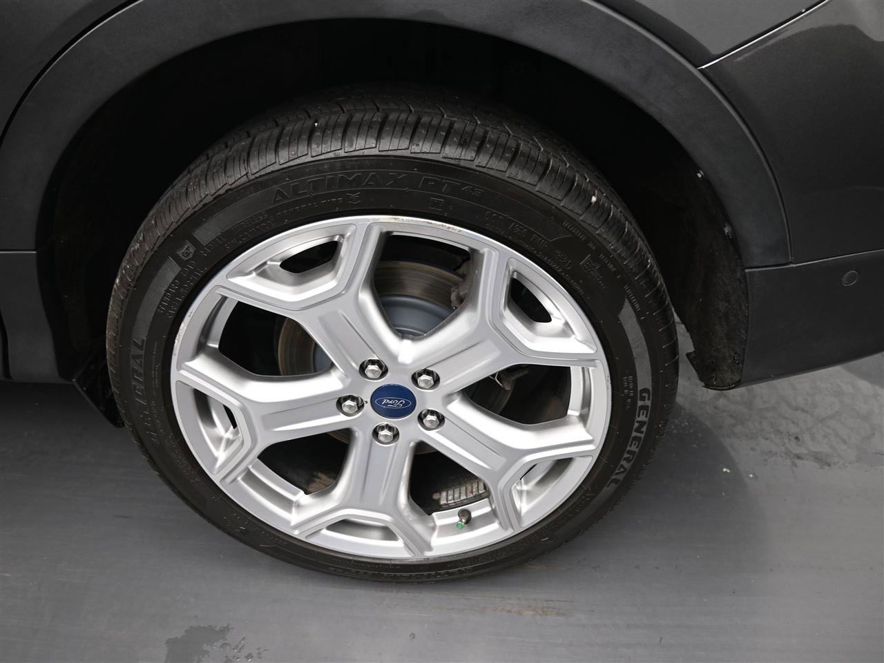 Used 2019 Ford Escape Titanium FWD image 20