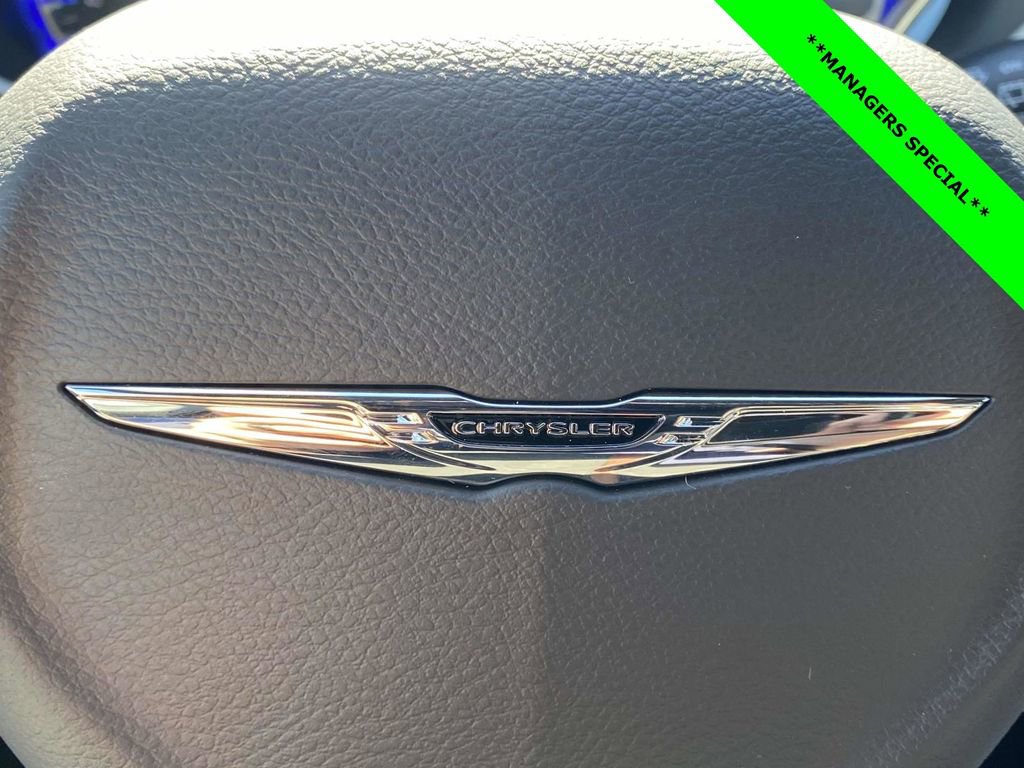 New 2026 Chrysler Pacifica Select image 21