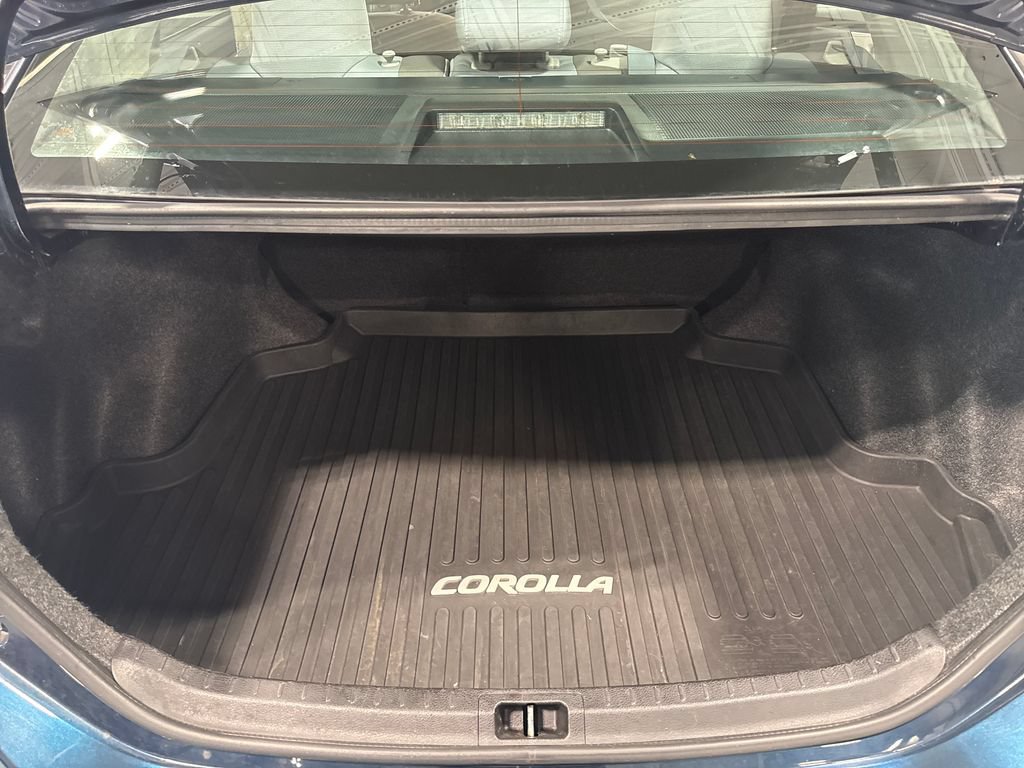 Used 2018 Toyota Corolla LE FWD image 39