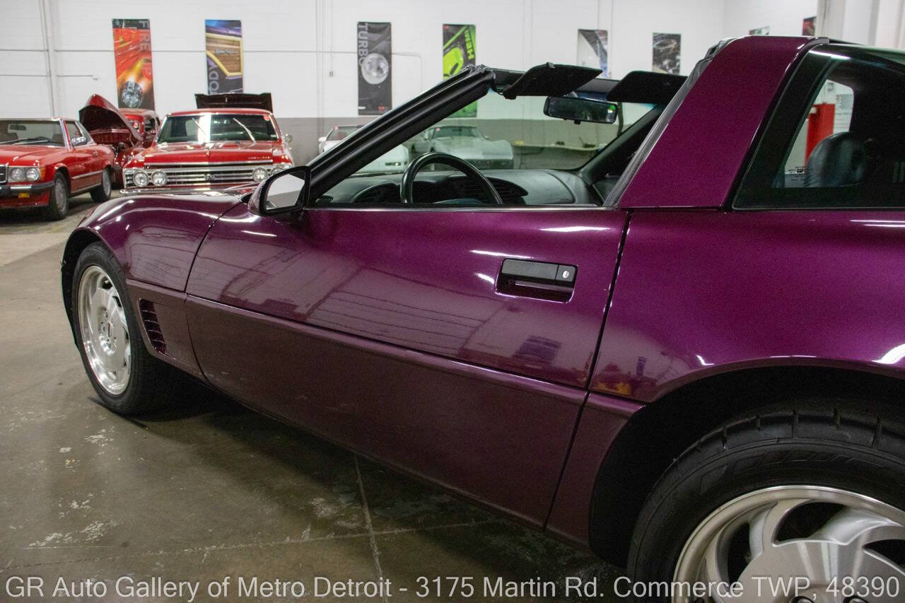 Used 1995 Chevrolet Corvette Coupe RWD image 23