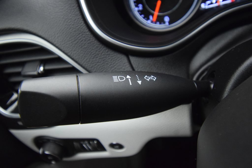 Used 2019 Jeep Cherokee Limited AWD/4WD image 31