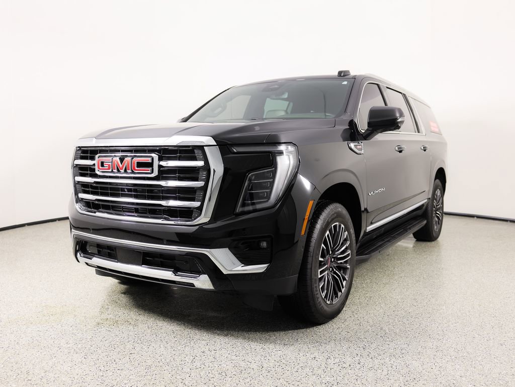Used 2025 GMC Yukon XL Elevation image 3