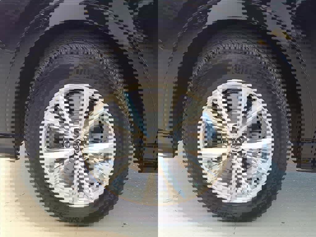 Used 2025 Audi Q3 2.0T Premium Plus w/ Premium Plus Package image 8