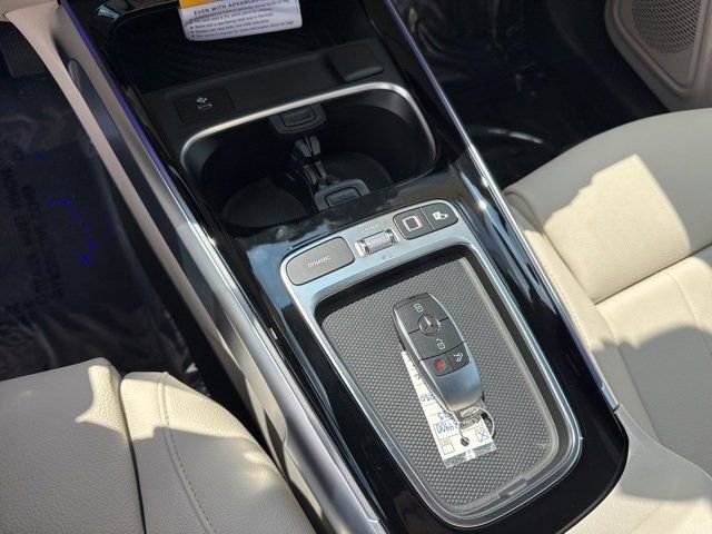 New 2025 Mercedes-Benz GLB 250 image 19