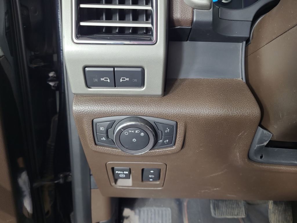 Used 2019 Ford F150 King Ranch w/ Equipment Group 601A Luxury AWD/4WD image 16