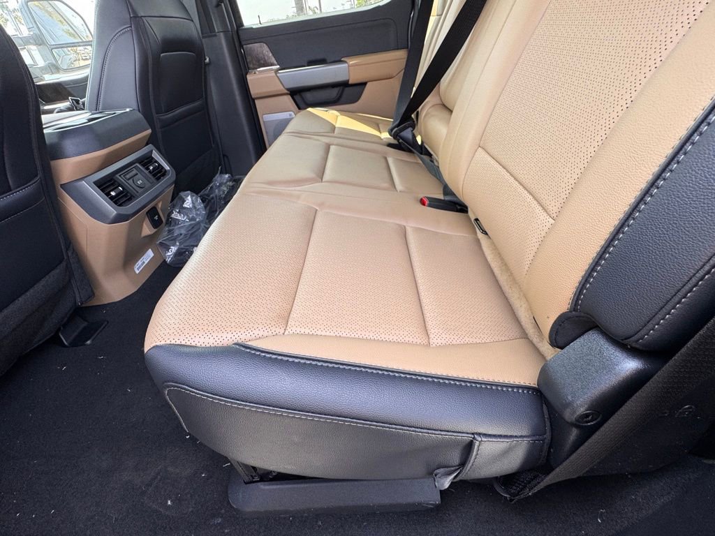 New 2026 Ford F250 Lariat w/ Black Appearance Package image 25