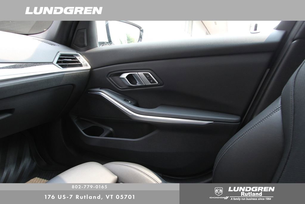 Used 2022 BMW 330i xDrive Sedan w/ Premium Package image 24