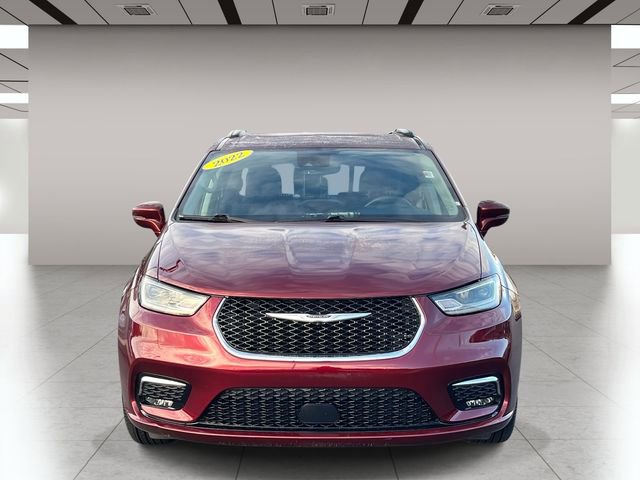 Used 2022 Chrysler Pacifica Touring-L image 9