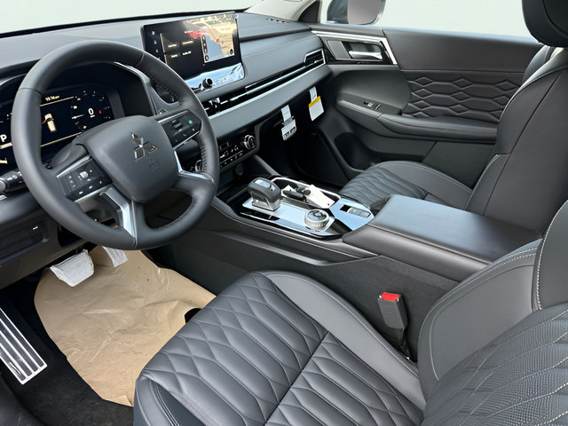 New 2026 Mitsubishi Outlander SEL FWD image 14