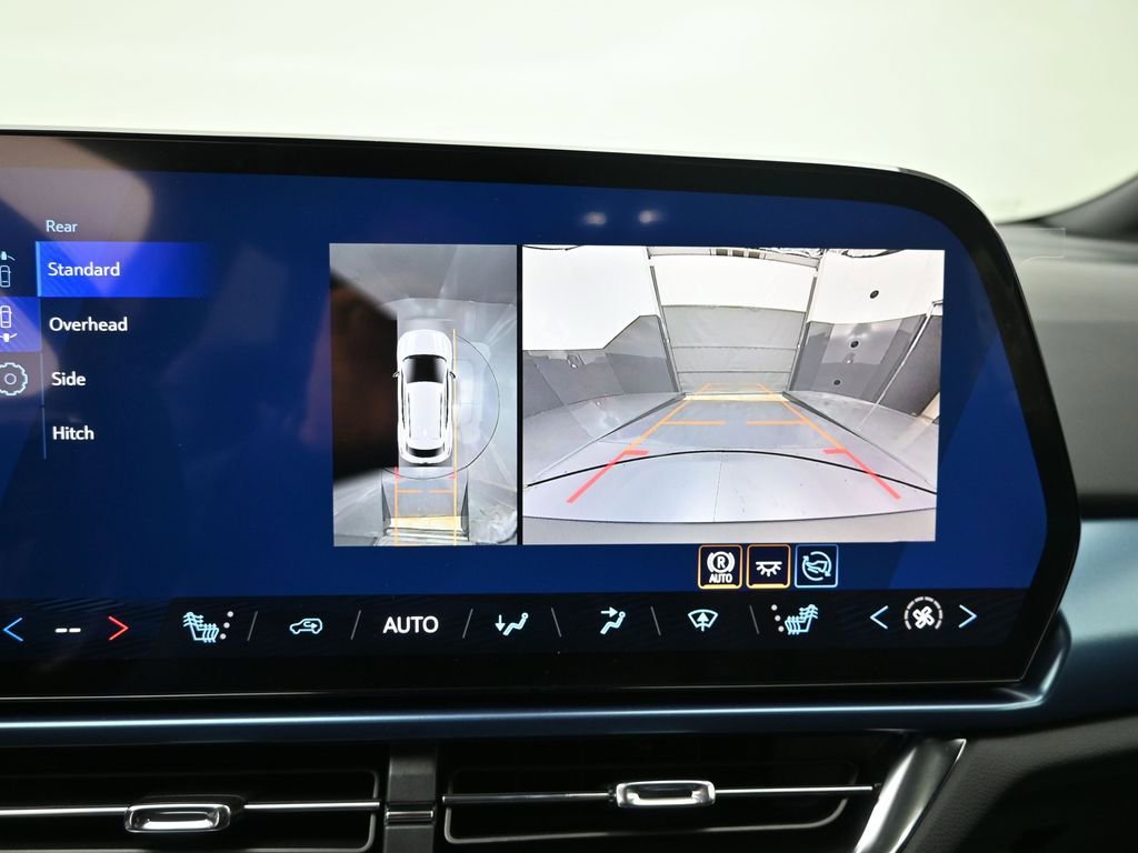 Used 2026 Chevrolet Equinox EV LT image 11