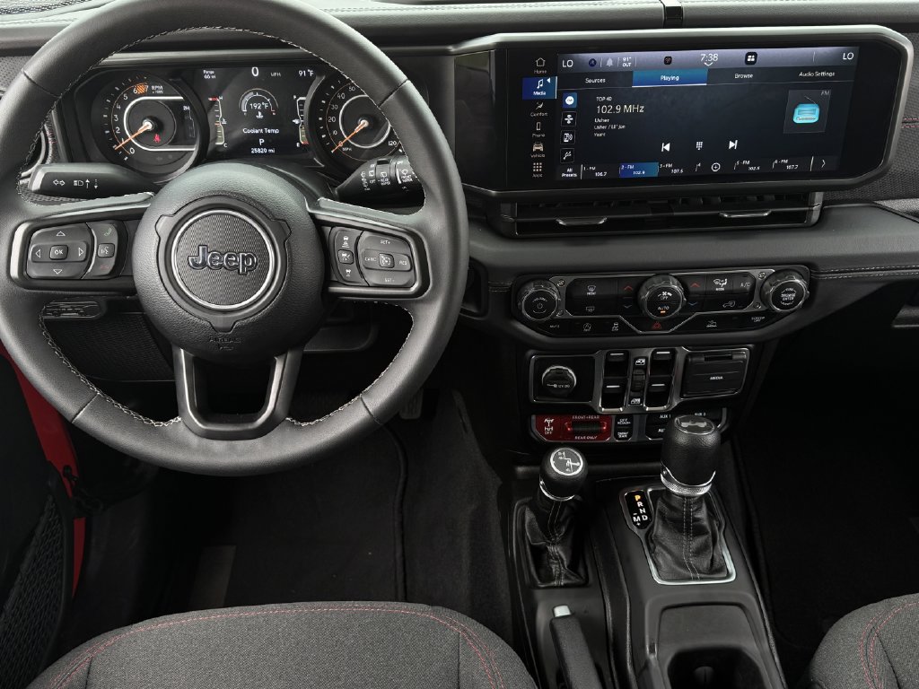 Used 2025 Jeep Wrangler Unlimited Rubicon AWD/4WD image 11