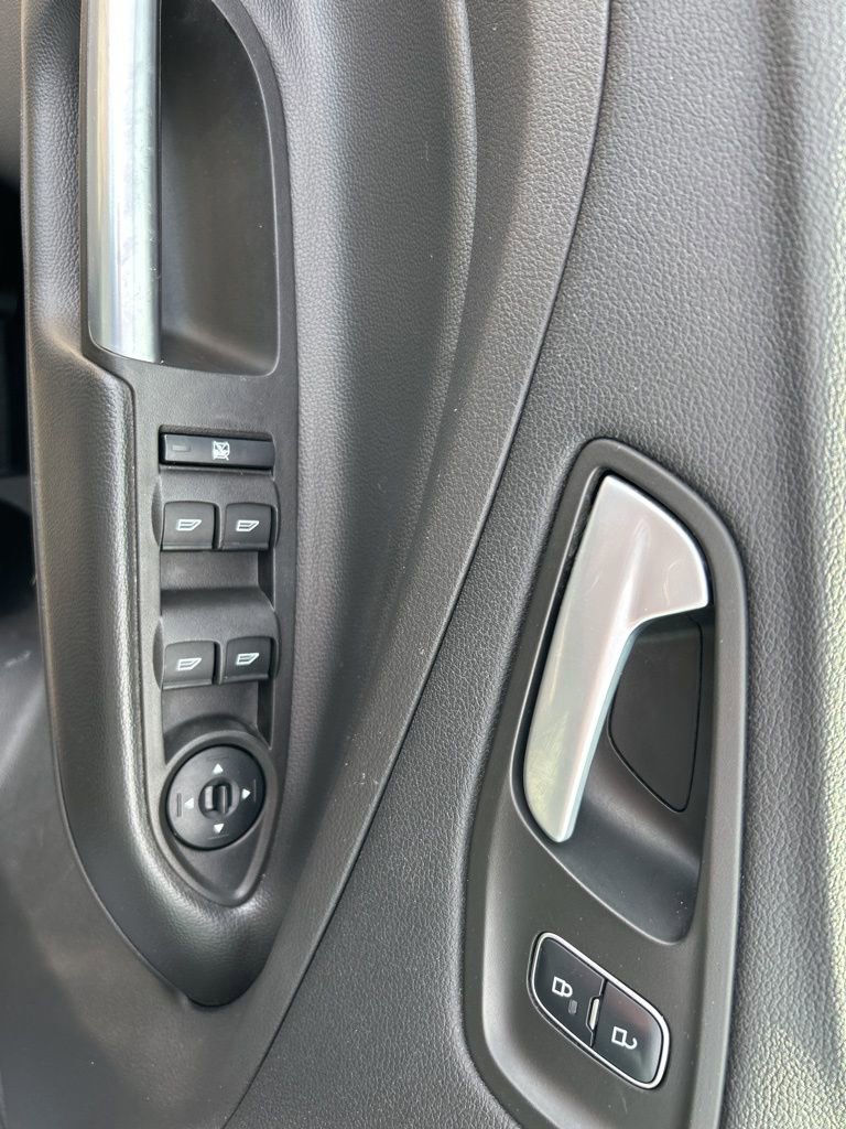 Used 2017 Ford Escape SE AWD/4WD image 10