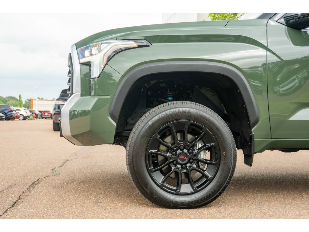 Used 2022 Toyota Tundra Limited w/ TRD Off-Road Package AWD/4WD image 10