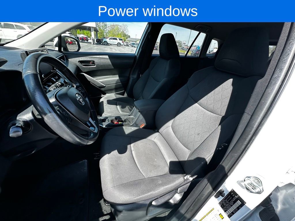 Used 2022 Toyota Corolla Cross LE FWD image 6