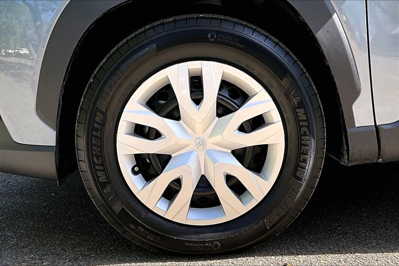 Used 2026 Toyota Corolla Cross L FWD image 33