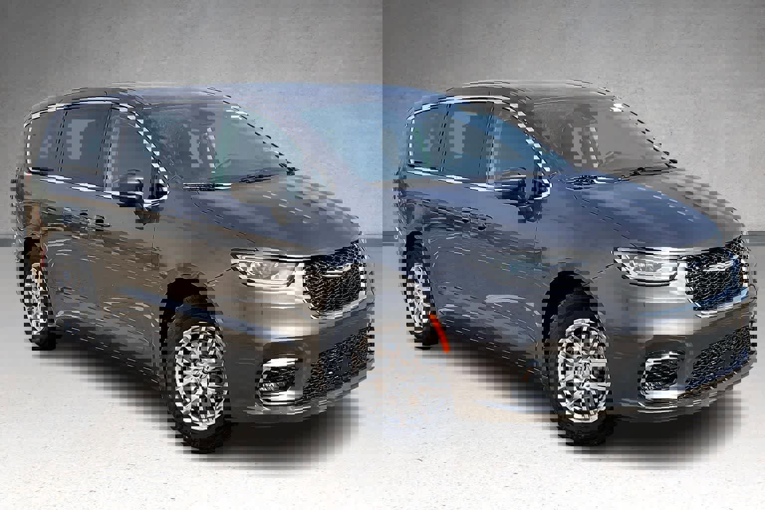 Used 2023 Chrysler Pacifica Touring-L image 21