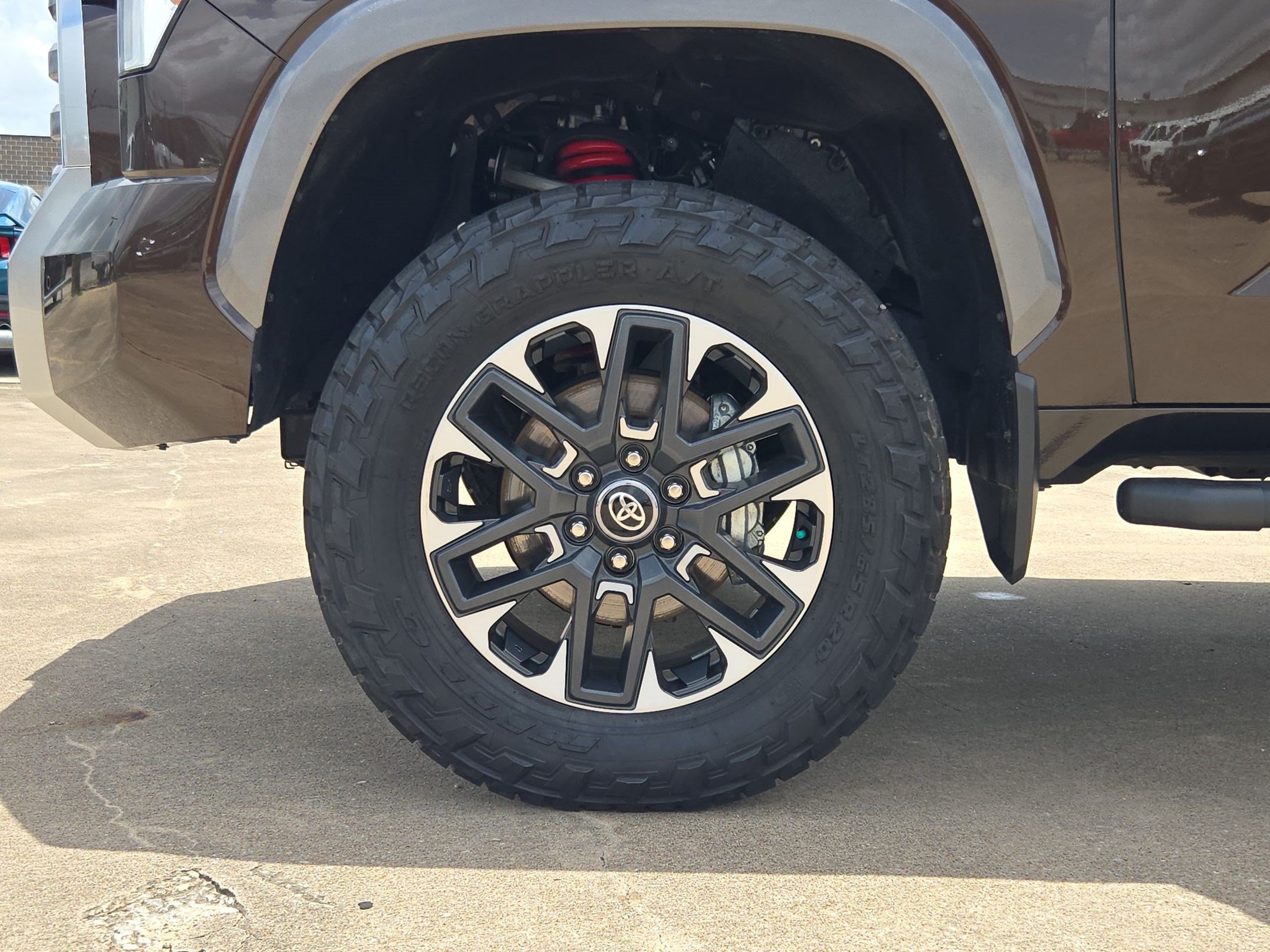 Used 2025 Toyota Tundra Limited w/ Power Package AWD/4WD image 13