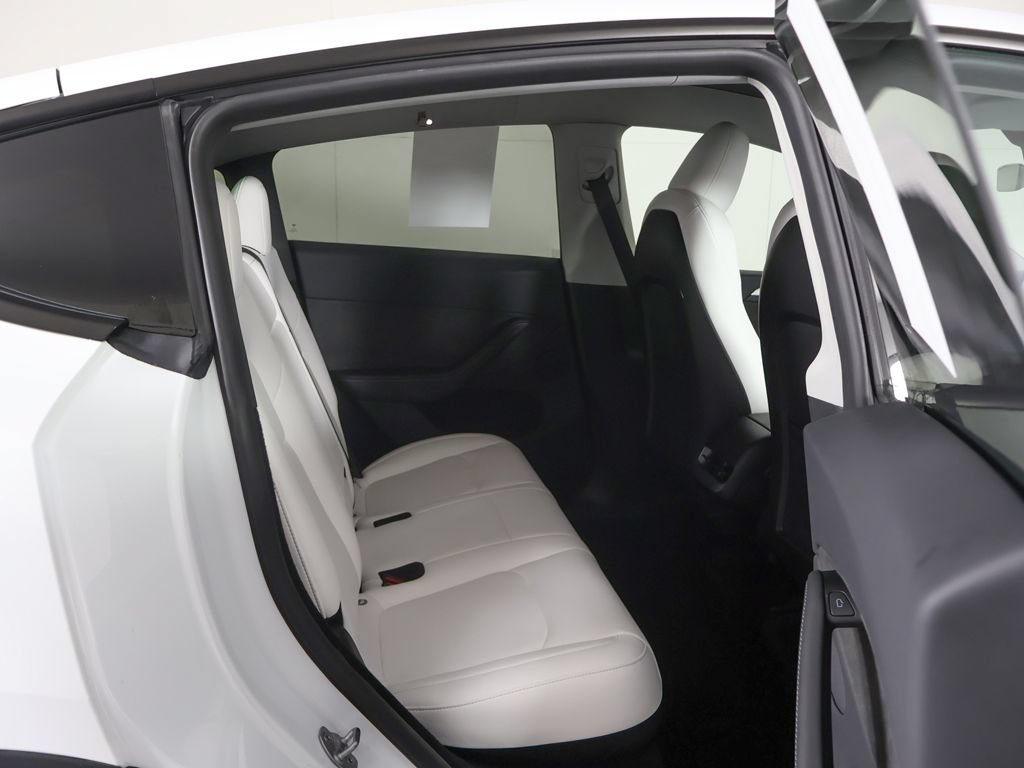 Used 2023 Tesla Model Y Long Range AWD/4WD image 32