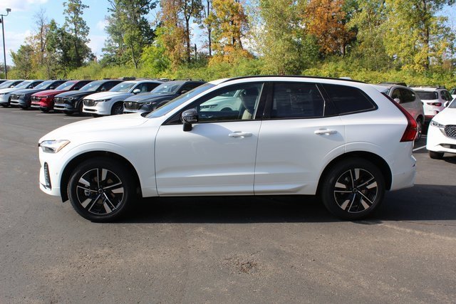 New 2026 Volvo XC60 B5 Plus w/ Climate Package image 6