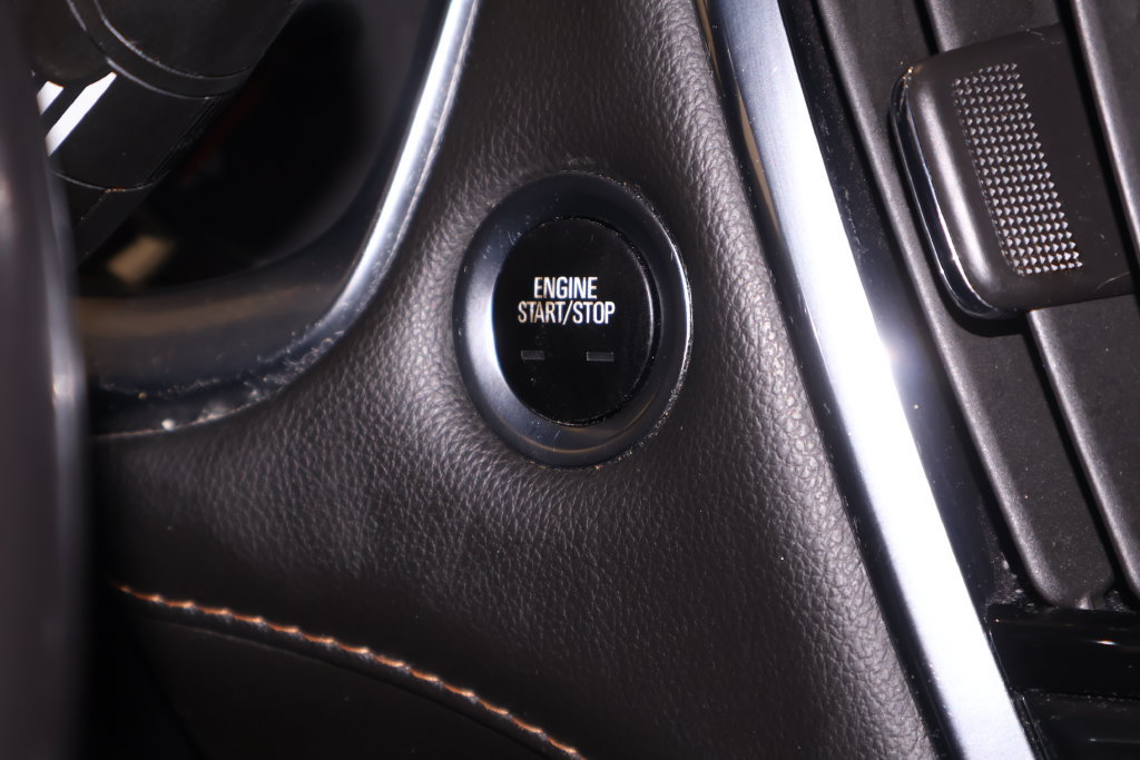 Used 2020 Chevrolet Traverse LT w/ LPO, Floor Liner Package AWD/4WD image 29