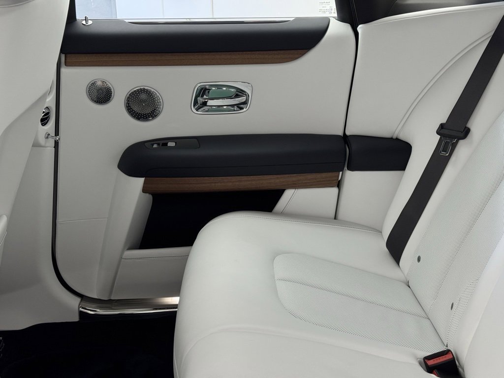 New 2025 Rolls-Royce Ghost image 35