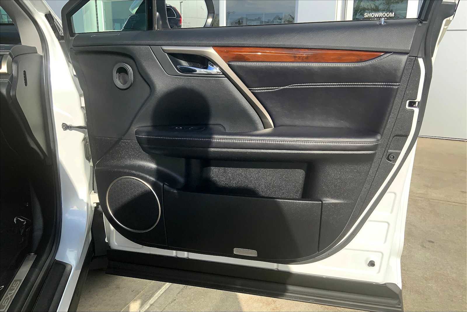 Used 2017 Lexus RX 450h AWD image 22