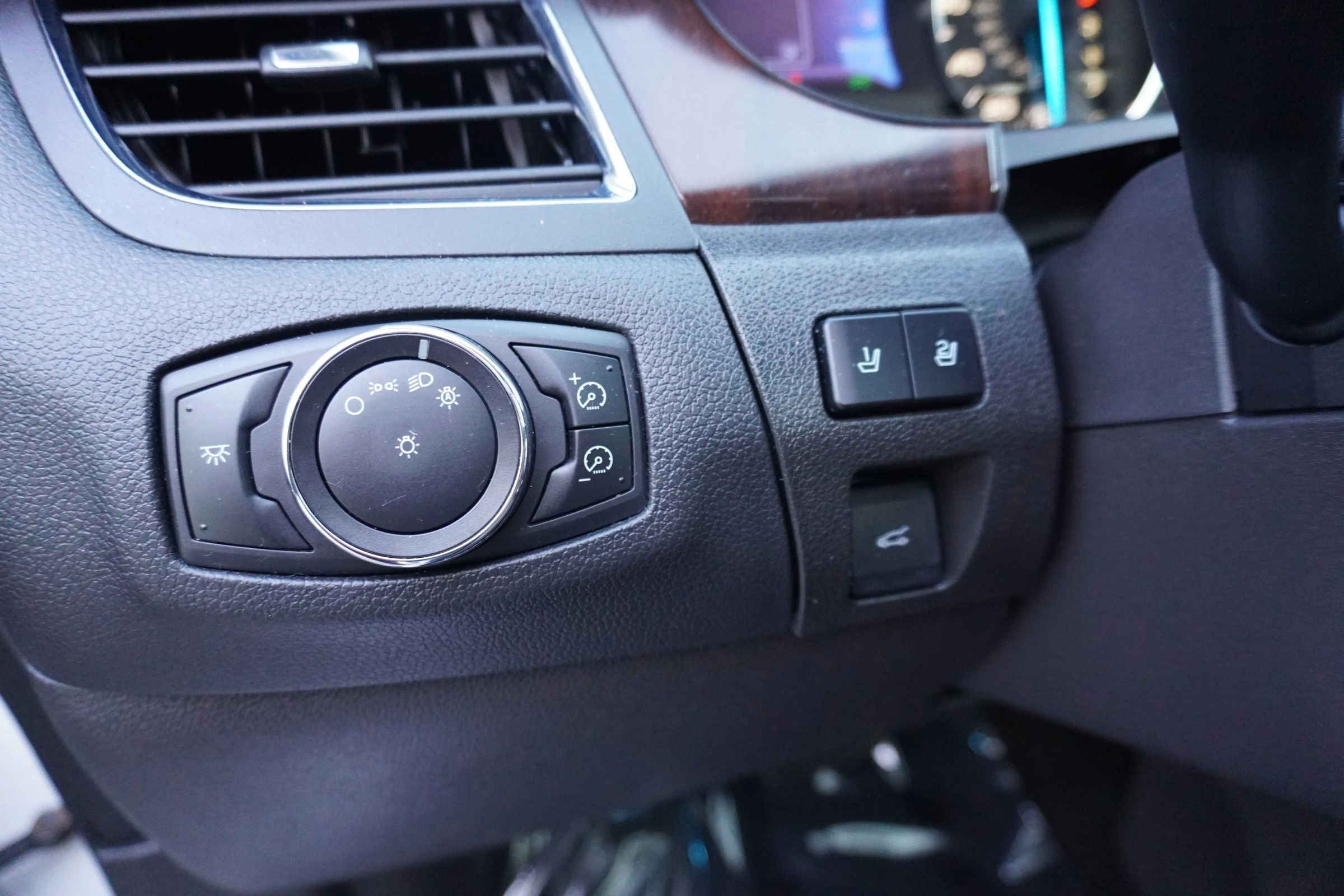 Used 2013 Ford Edge Limited image 23