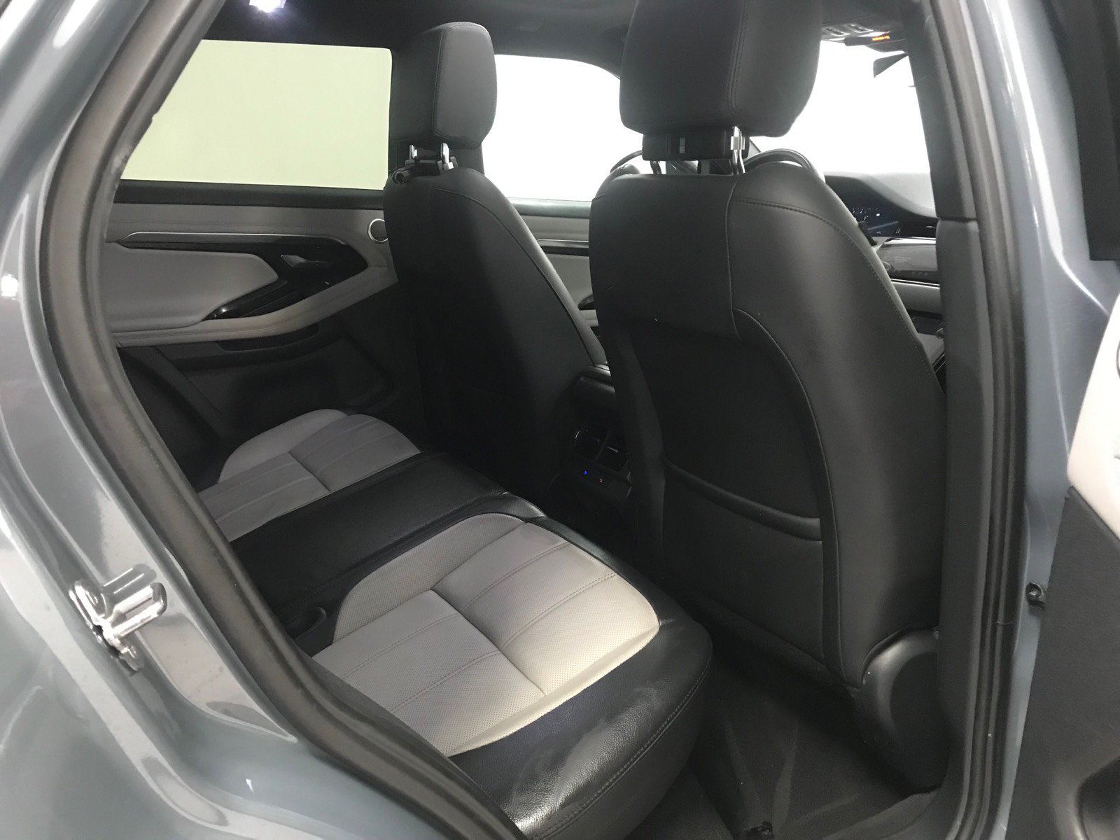 Used 2022 Land Rover Range Rover Evoque R-Dynamic SE AWD/4WD image 14