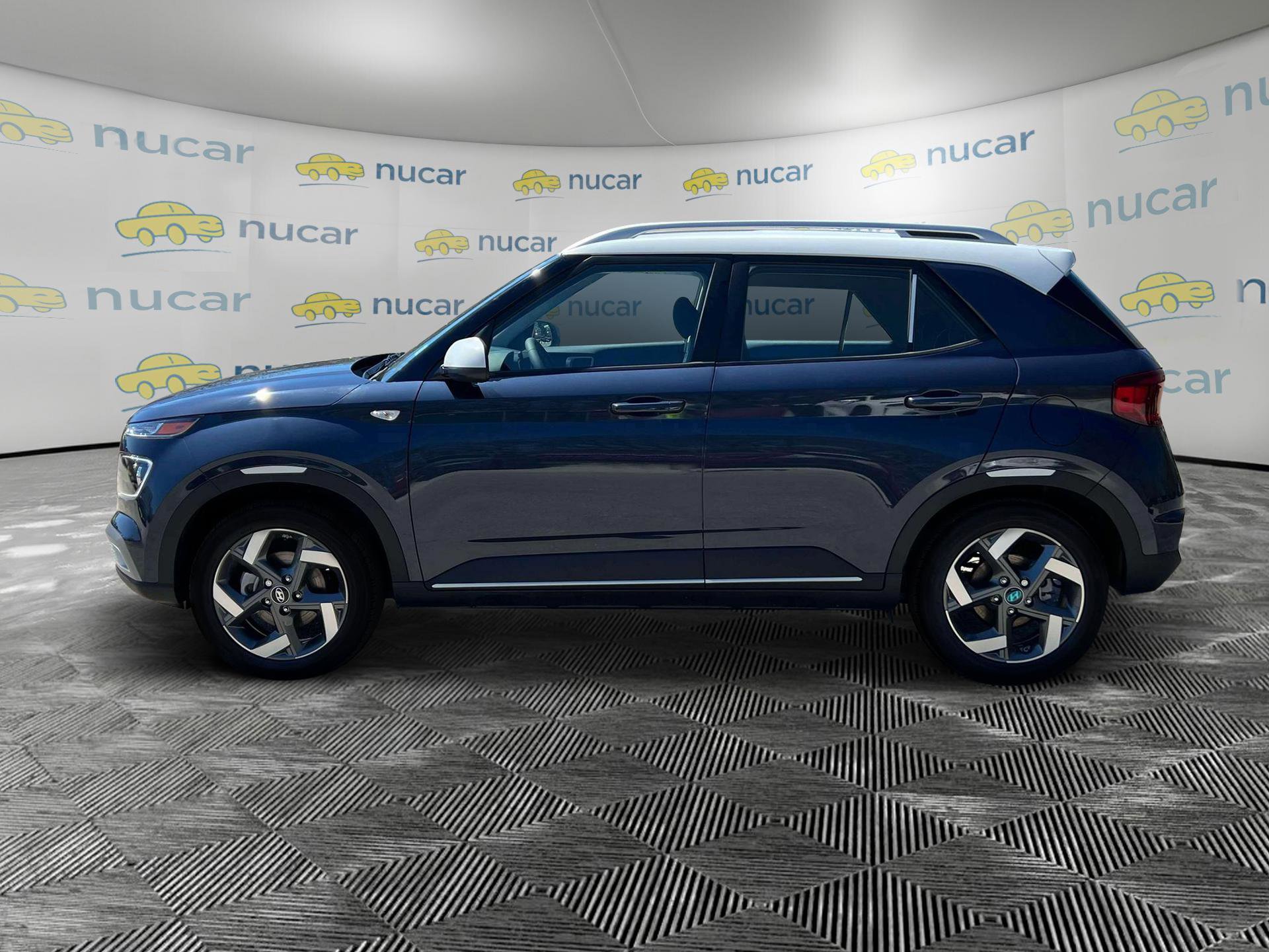 New 2025 Hyundai Venue Limited image 3