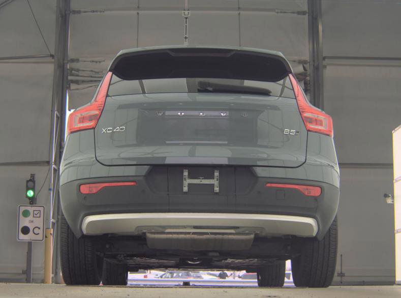 Used 2023 Volvo XC40 B5 Plus w/ Climate Package image 12
