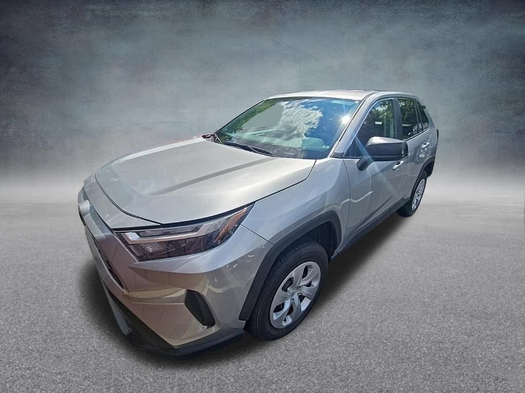 Used 2025 Toyota RAV4 LE AWD/4WD image 3