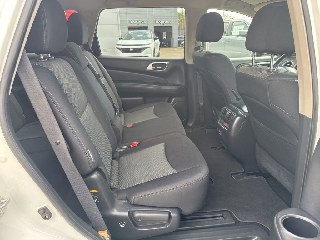 Used 2018 Nissan Pathfinder SV AWD/4WD image 28