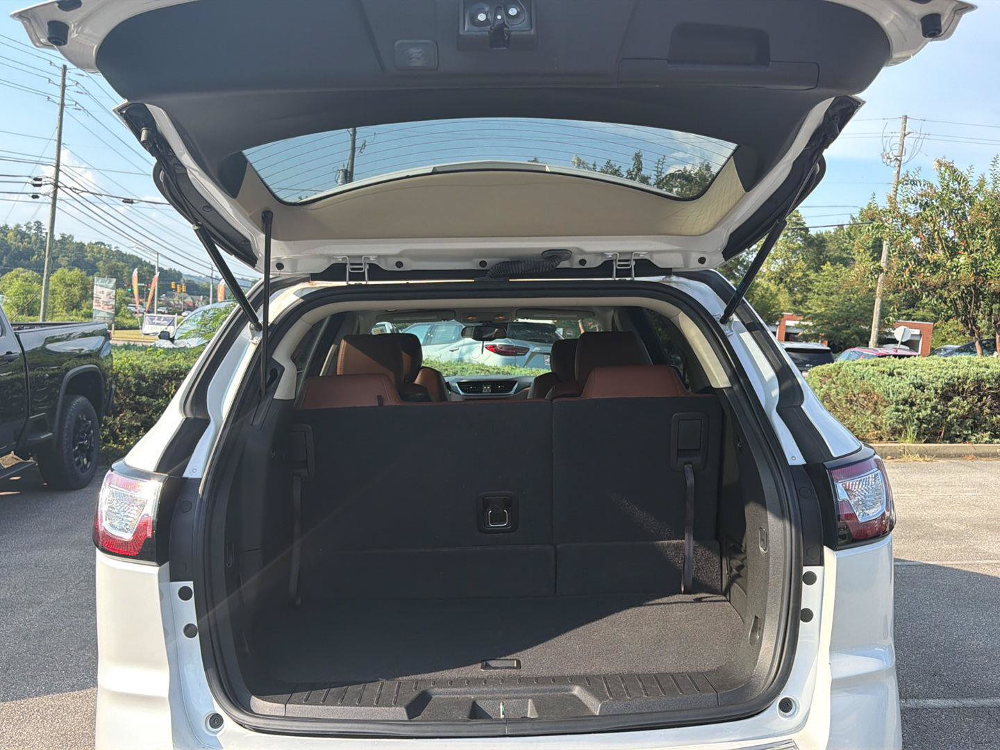 Used 2017 Chevrolet Traverse Premier FWD image 18