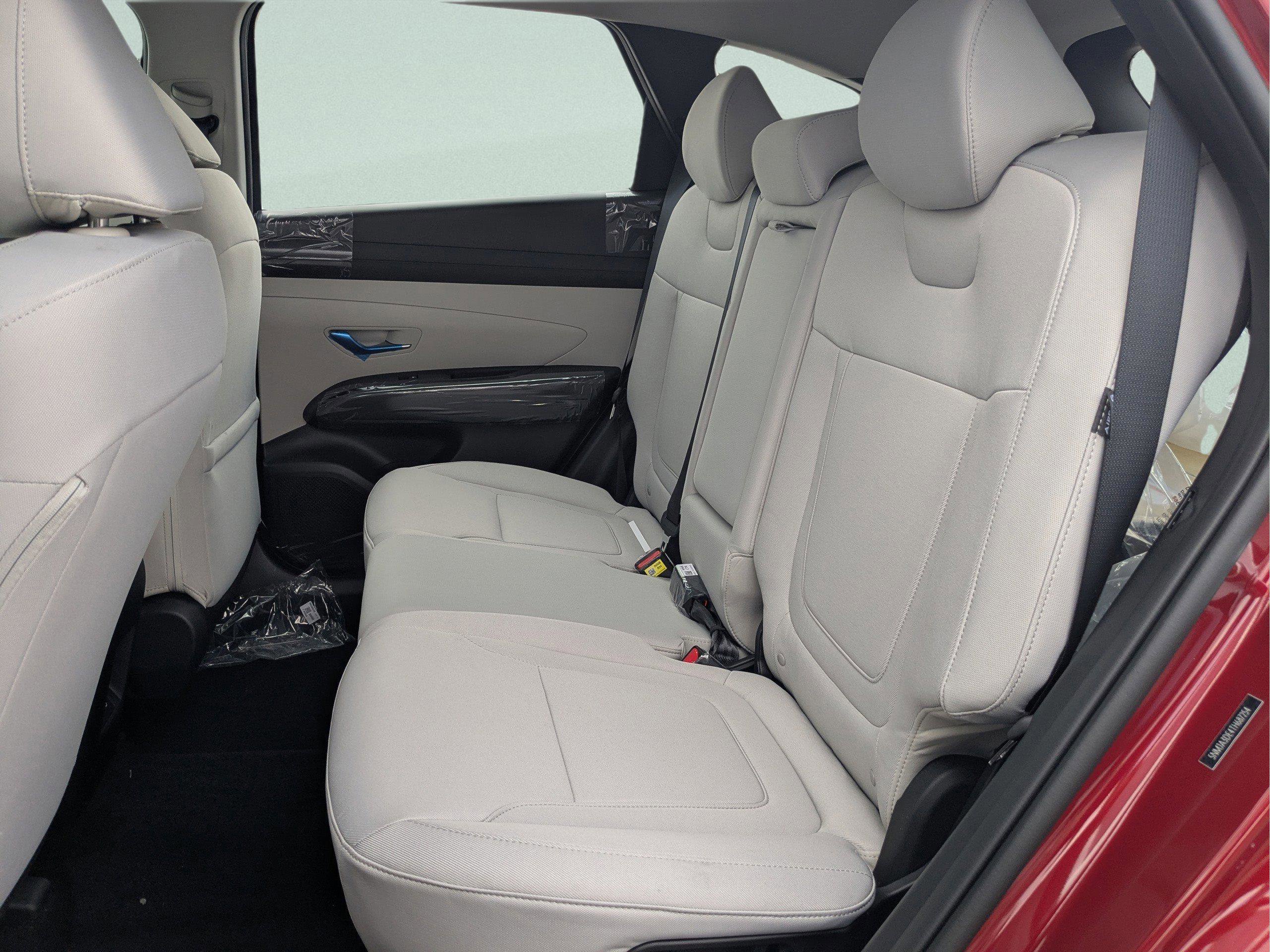 New 2026 Hyundai Tucson SE image 17