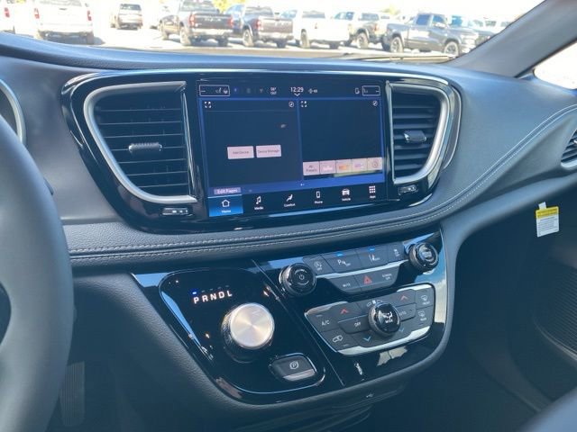 New 2026 Chrysler Pacifica Select w/ S Appearance Package FWD image 20