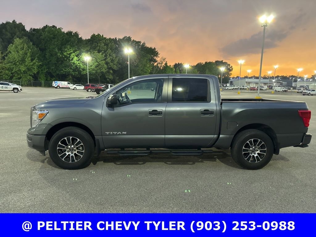 Used 2024 Nissan Titan SV w/ SV Convenience Package RWD image 4
