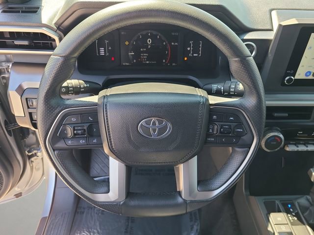 Used 2025 Toyota 4Runner SR5 AWD/4WD image 22