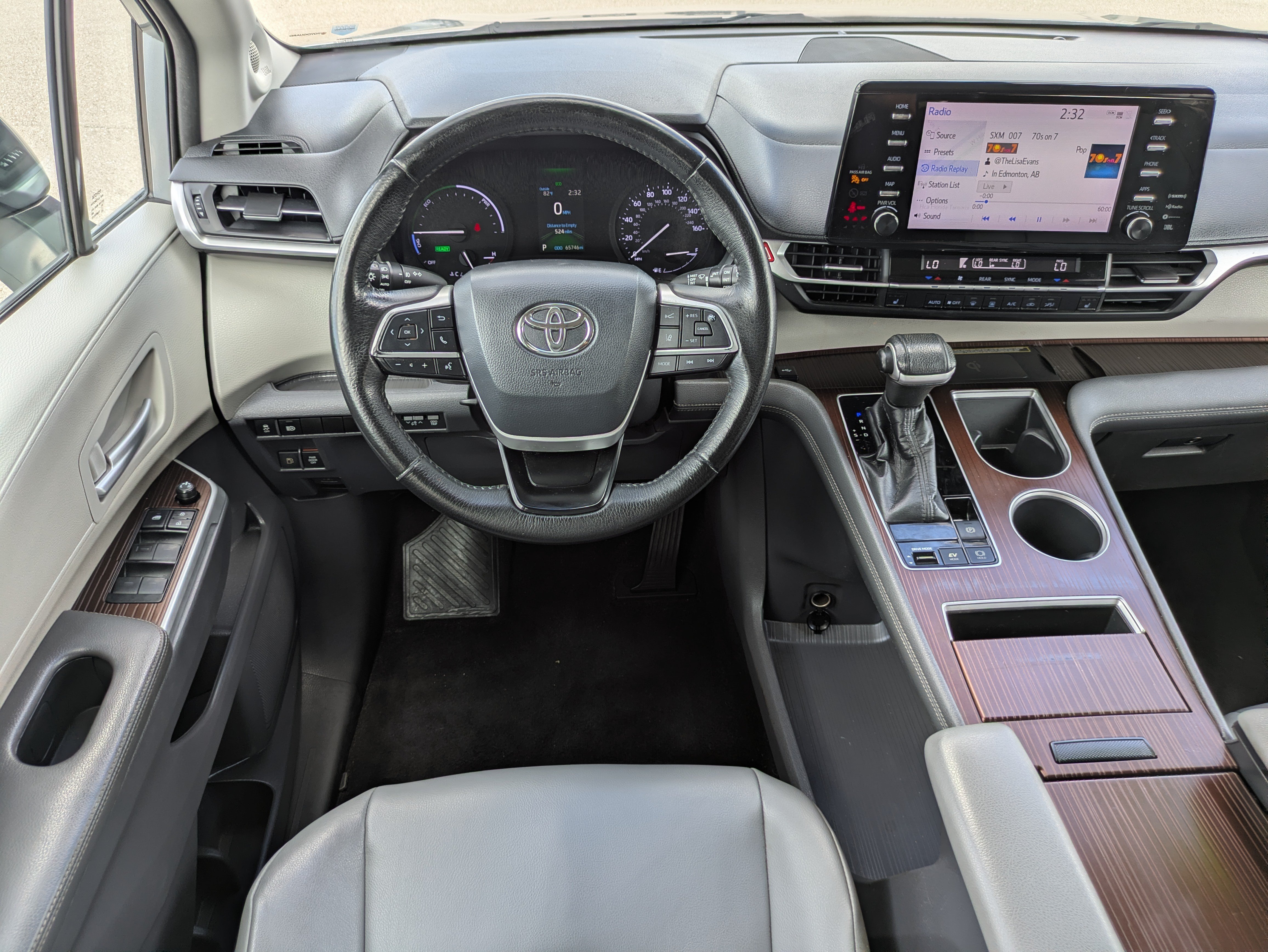 Used 2021 Toyota Sienna XLE w/ XLE Plus Package FWD image 16