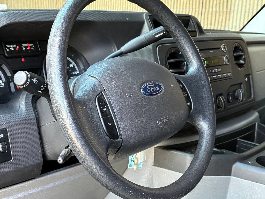 Used 2014 Ford E-350 and Econoline 350 XLT RWD image 18
