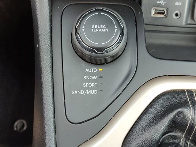 Certified 2018 Jeep Cherokee Limited w/ Technology Group image 19