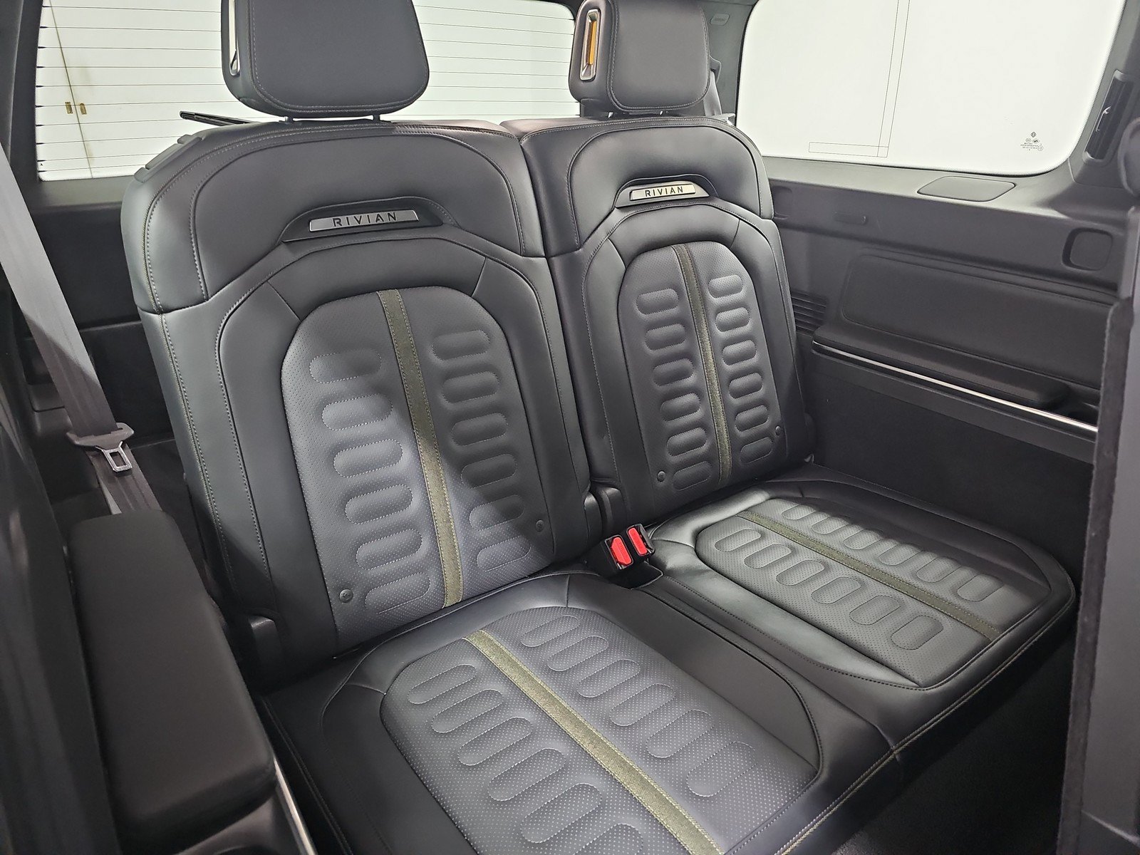 Used 2024 Rivian R1S Adventure AWD/4WD image 22