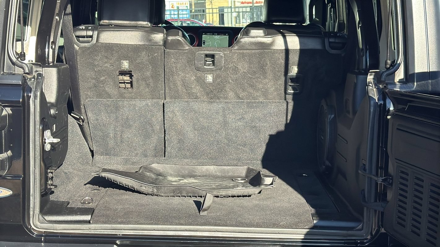 Used 2019 Jeep Wrangler Unlimited Rubicon AWD/4WD image 13
