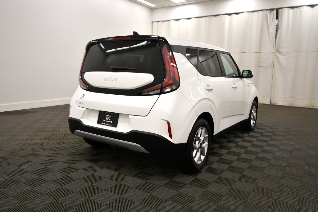 Certified 2025 Kia Soul LX FWD image 8