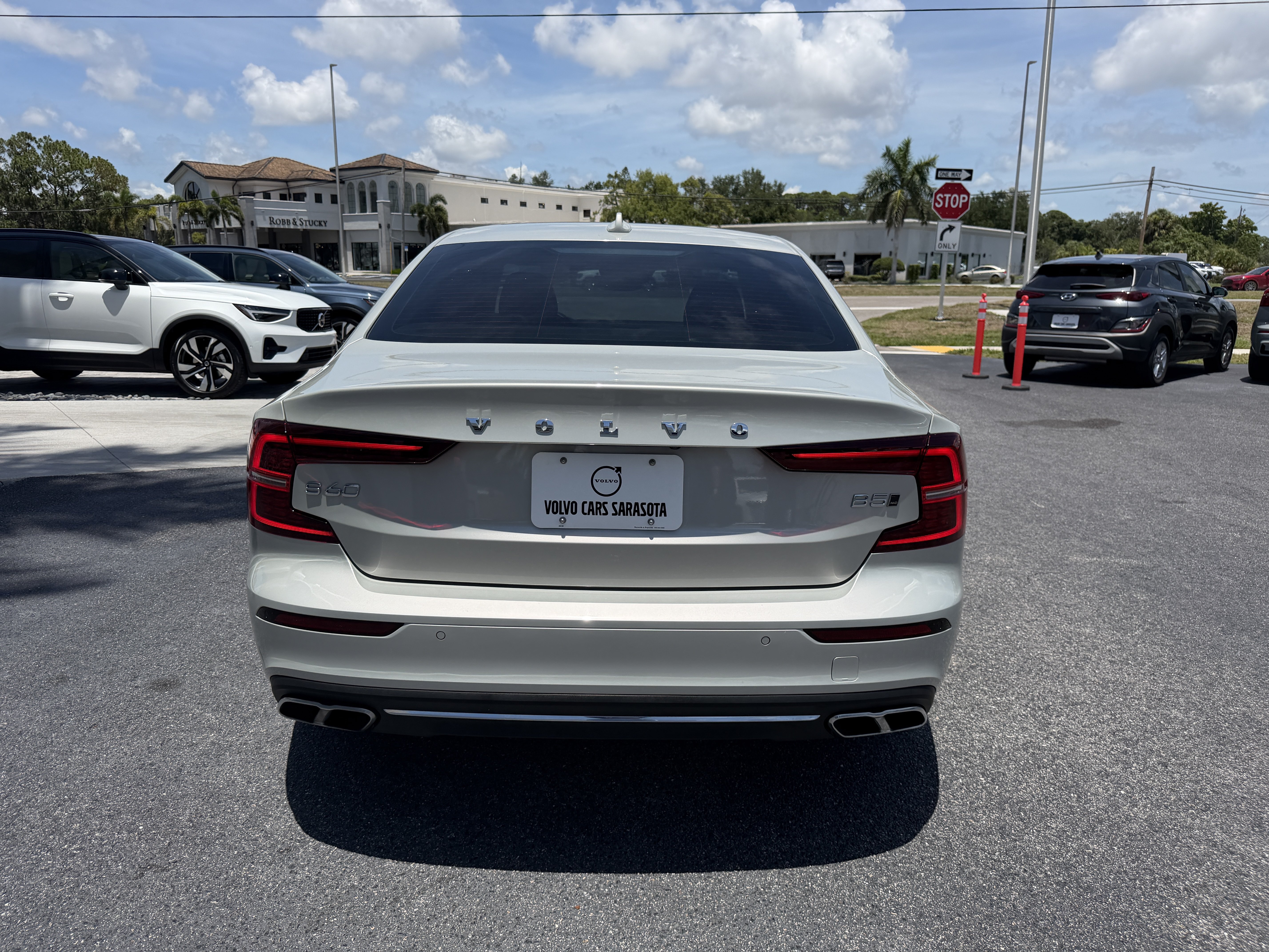 Used 2022 Volvo S60 B5 Inscription w/ Advanced Package AWD/4WD image 4