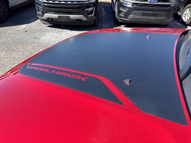 Used 2025 Jeep Compass Trailhawk w/ Trailhawk Elite Group image 19