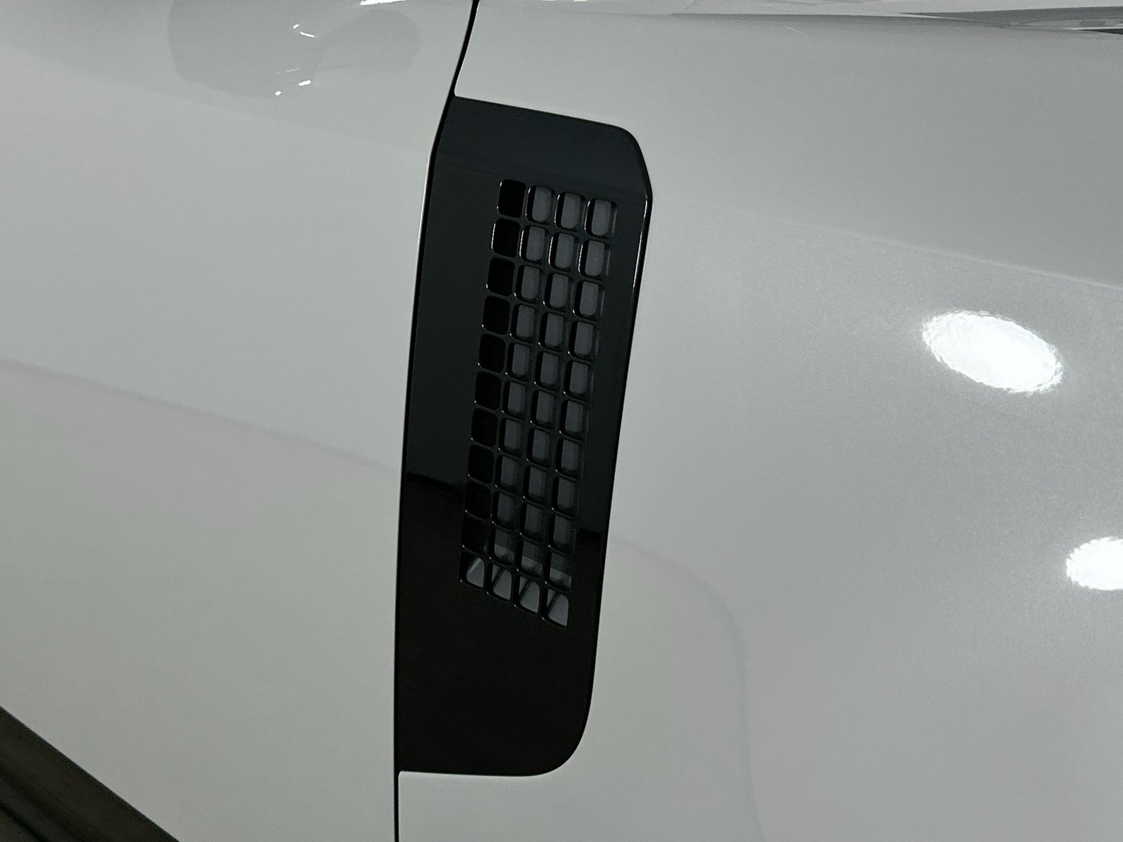 New 2026 Land Rover Defender 110 X-Dynamic SE AWD/4WD image 9
