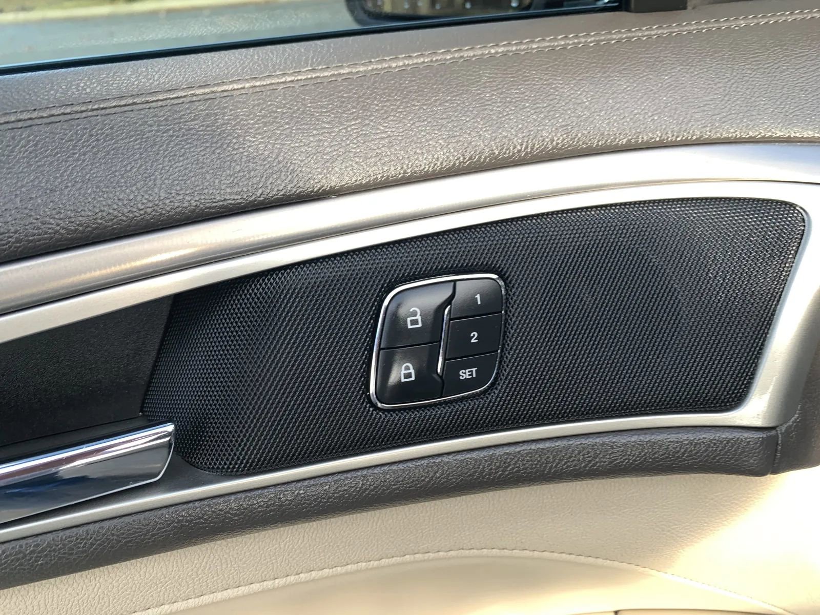 Used 2018 Lincoln MKZ Premiere image 20